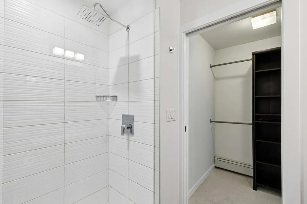 721 4 Street NE Calgary AB T2E 3S7