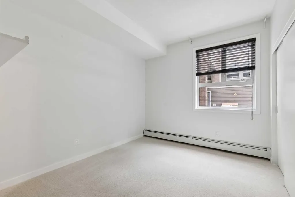 721 4 Street NE Calgary AB T2E 3S7
