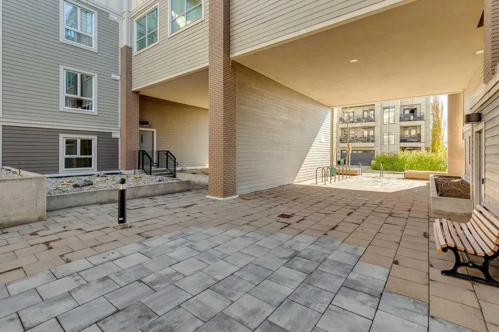 721 4 Street NE Calgary AB T2E 3S7