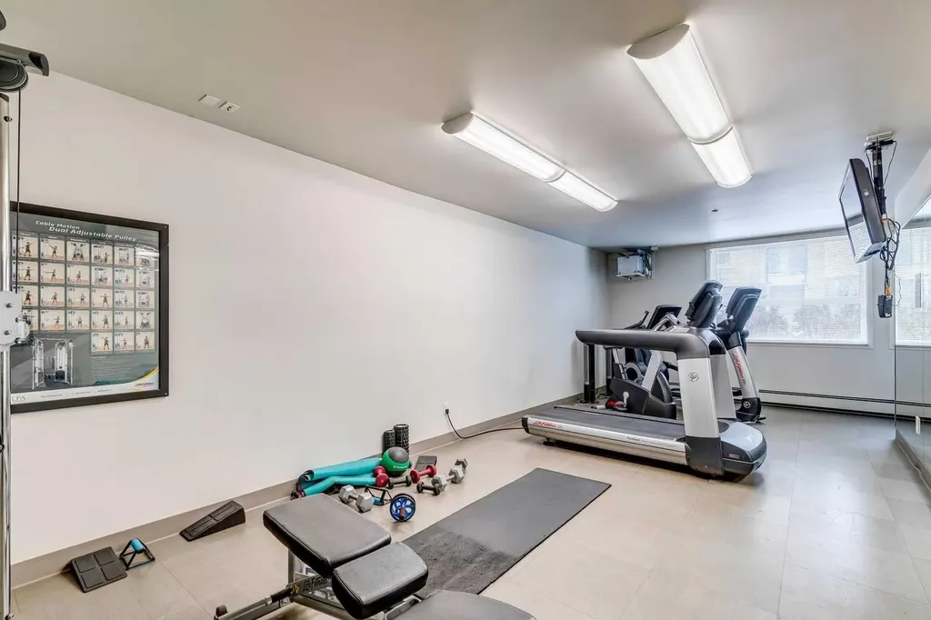 721 4 Street NE Calgary AB T2E 3S7