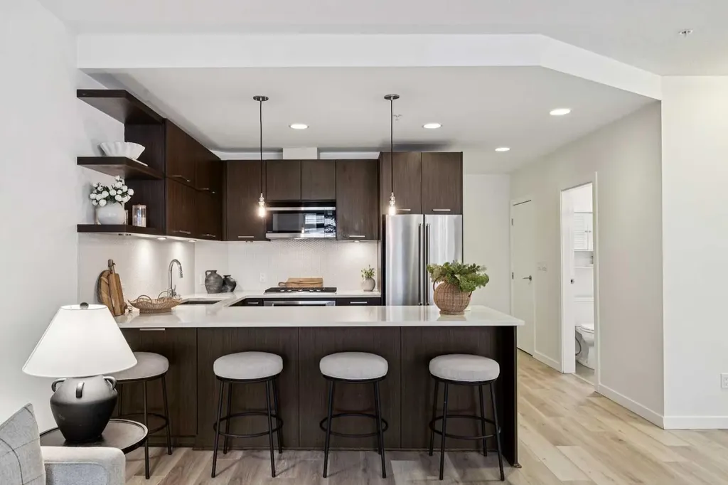 721 4 Street NE Calgary AB T2E 3S7