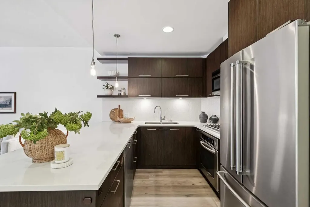 721 4 Street NE Calgary AB T2E 3S7