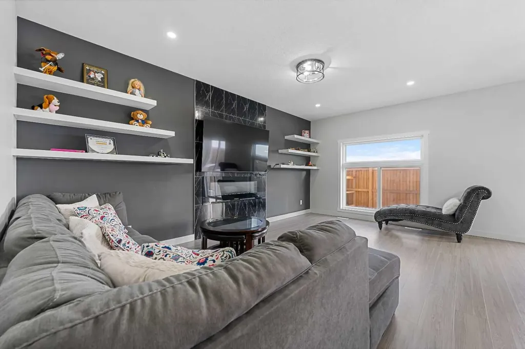 177 Saddlelake Terrace NE Calgary AB T3J 2E8