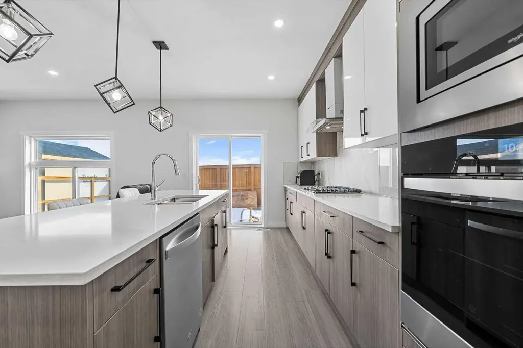 177 Saddlelake Terrace NE Calgary AB T3J 2E8