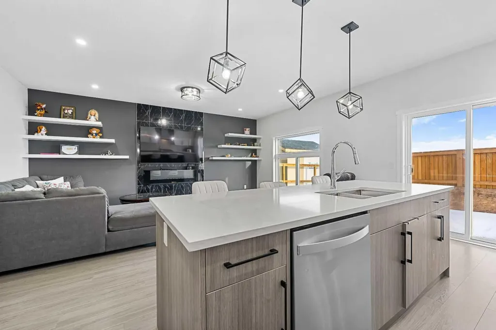 177 Saddlelake Terrace NE Calgary AB T3J 2E8