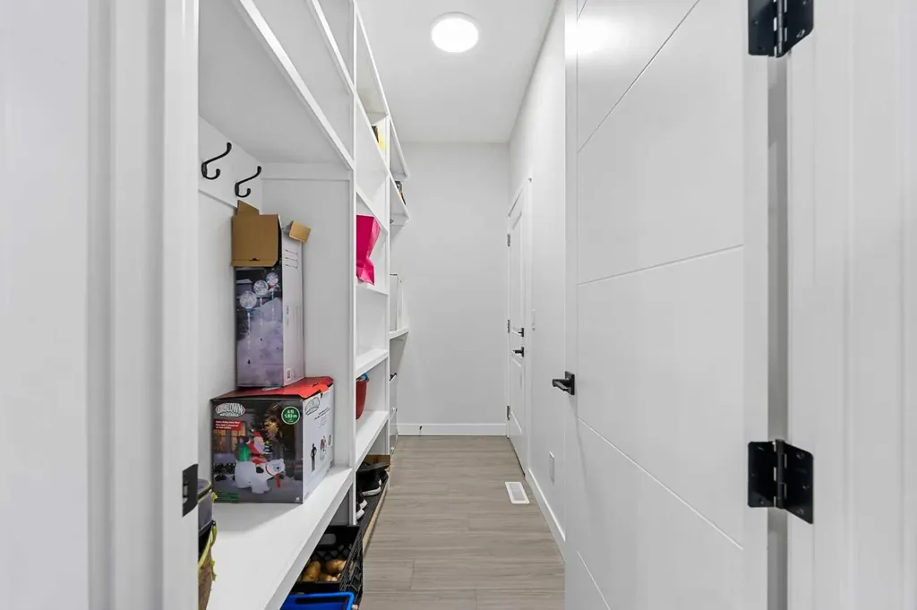 177 Saddlelake Terrace NE Calgary AB T3J 2E8