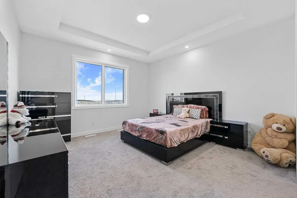 177 Saddlelake Terrace NE Calgary AB T3J 2E8