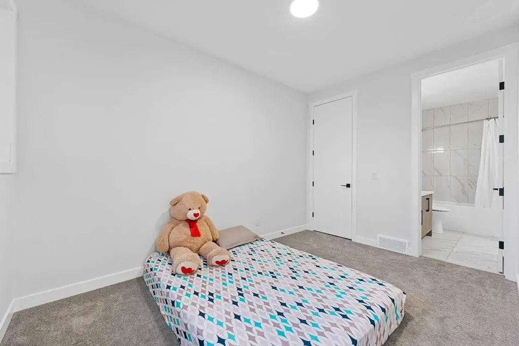 177 Saddlelake Terrace NE Calgary AB T3J 2E8