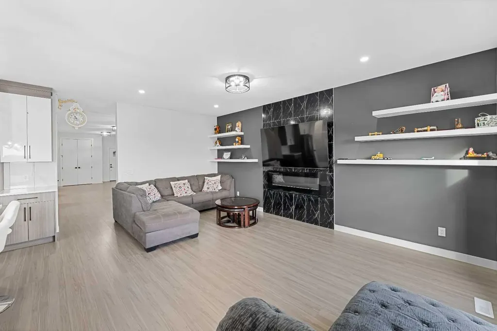 177 Saddlelake Terrace NE Calgary AB T3J 2E8