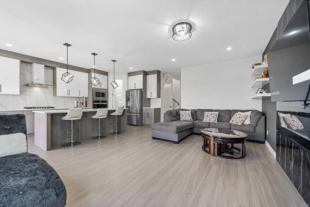 177 Saddlelake Terrace NE Calgary AB T3J 2E8