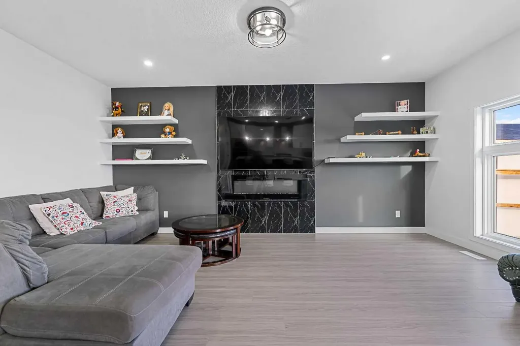 177 Saddlelake Terrace NE Calgary AB T3J 2E8
