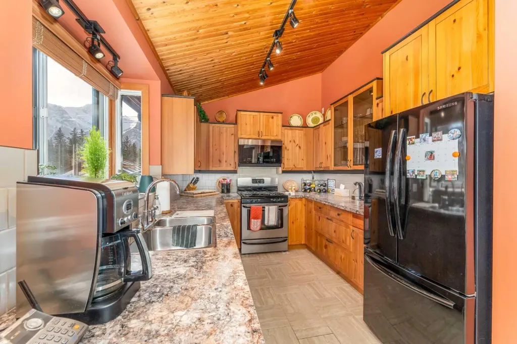803 800 Larch Place Canmore AB T1W 1S4