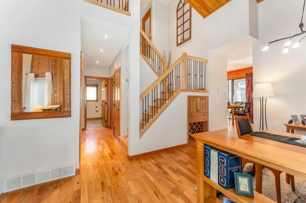 803 800 Larch Place Canmore AB T1W 1S4