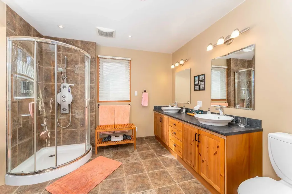 803 800 Larch Place Canmore AB T1W 1S4