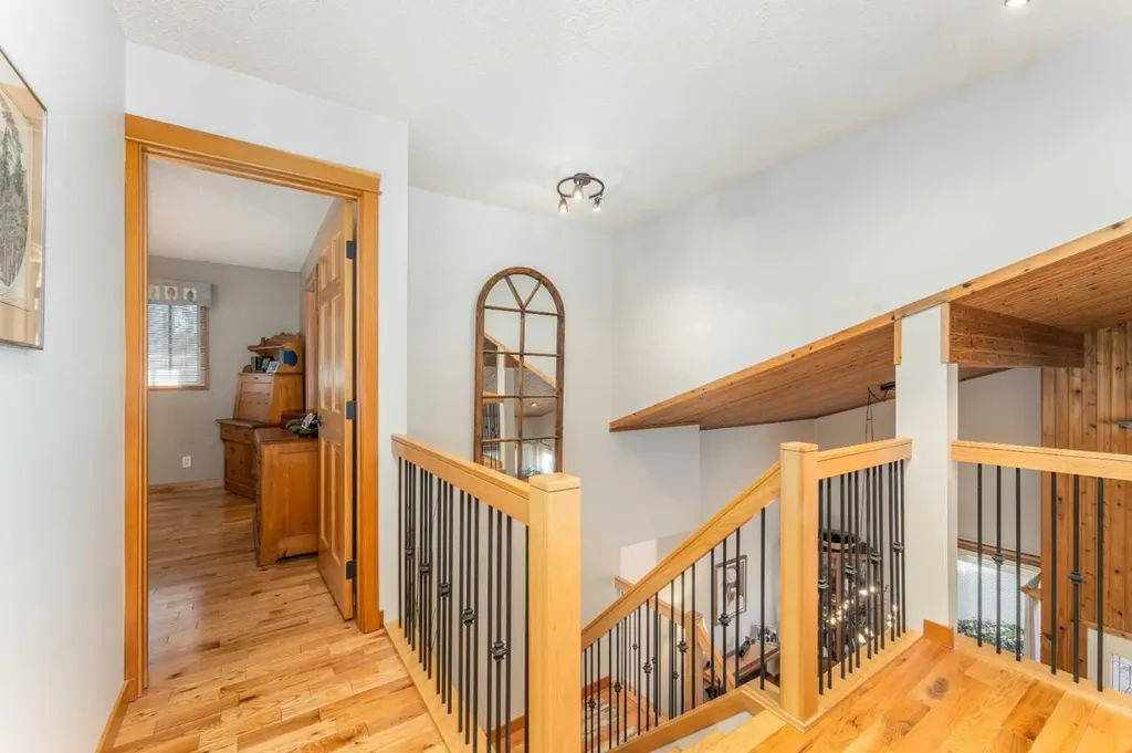 803 800 Larch Place Canmore AB T1W 1S4