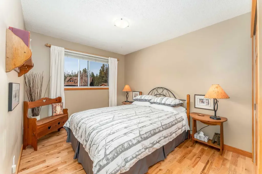 803 800 Larch Place Canmore AB T1W 1S4