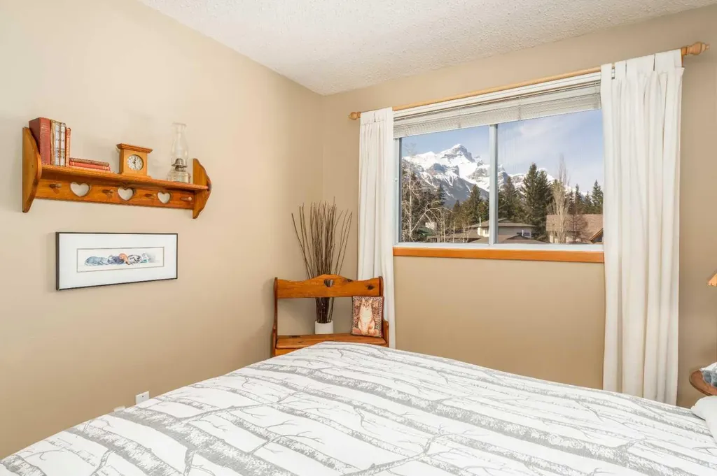 803 800 Larch Place Canmore AB T1W 1S4