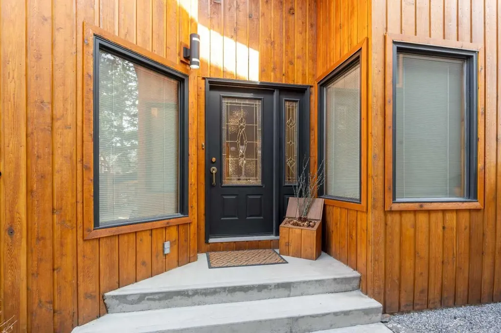 803 800 Larch Place Canmore AB T1W 1S4