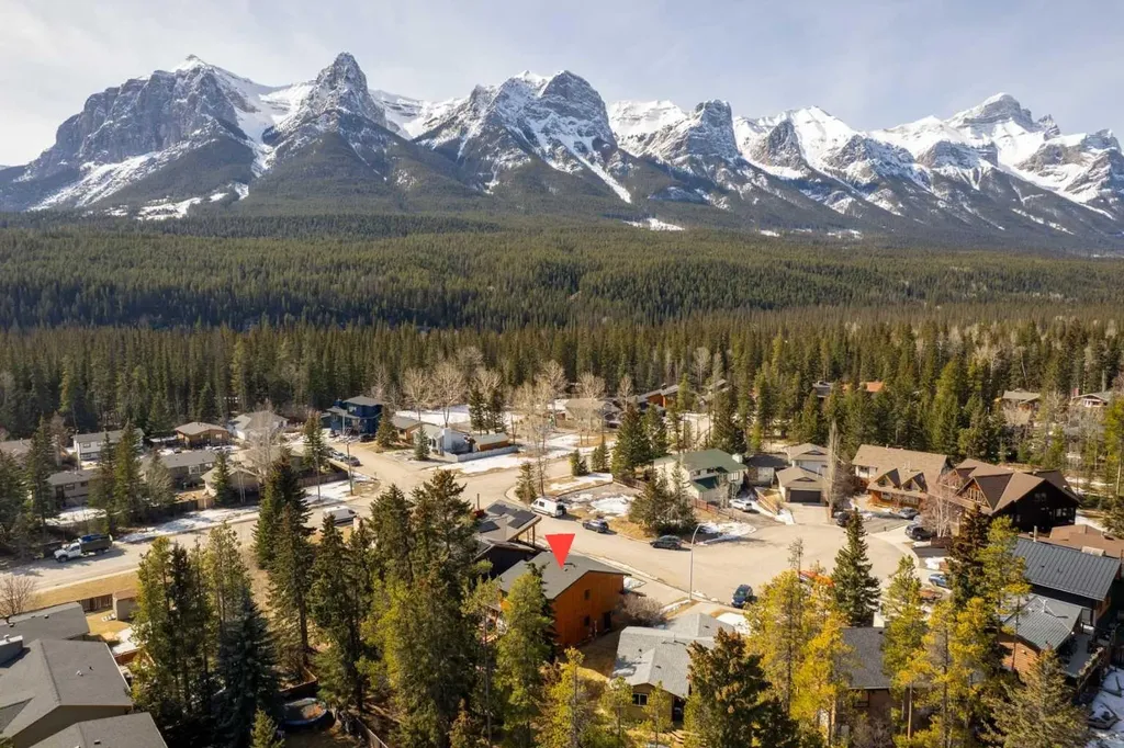 803 800 Larch Place Canmore AB T1W 1S4