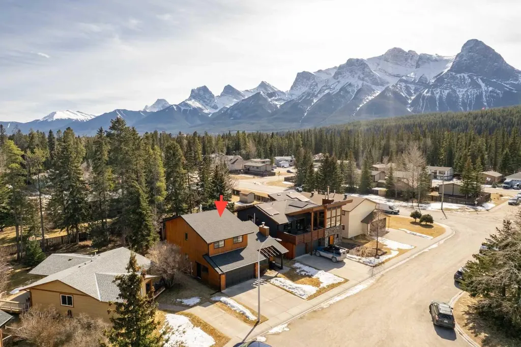 803 800 Larch Place Canmore AB T1W 1S4