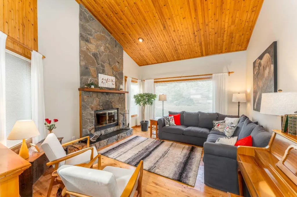 803 800 Larch Place Canmore AB T1W 1S4