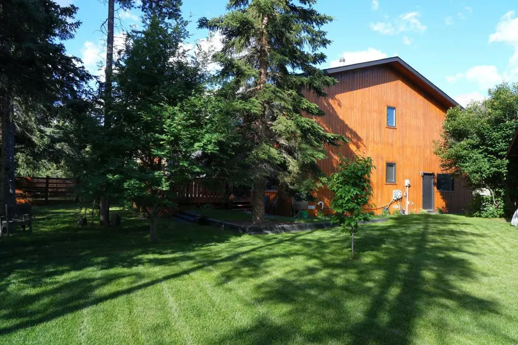 803 800 Larch Place Canmore AB T1W 1S4
