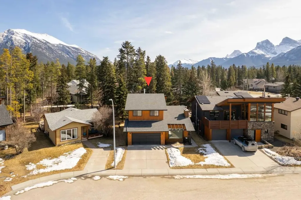 803 800 Larch Place Canmore AB T1W 1S4