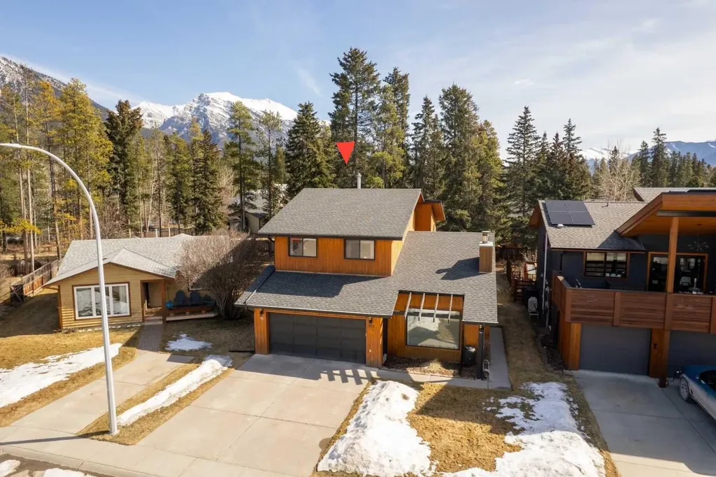 803 800 Larch Place Canmore AB T1W 1S4