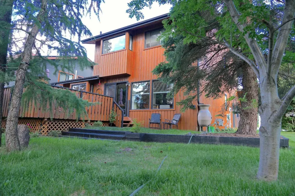 803 800 Larch Place Canmore AB T1W 1S4