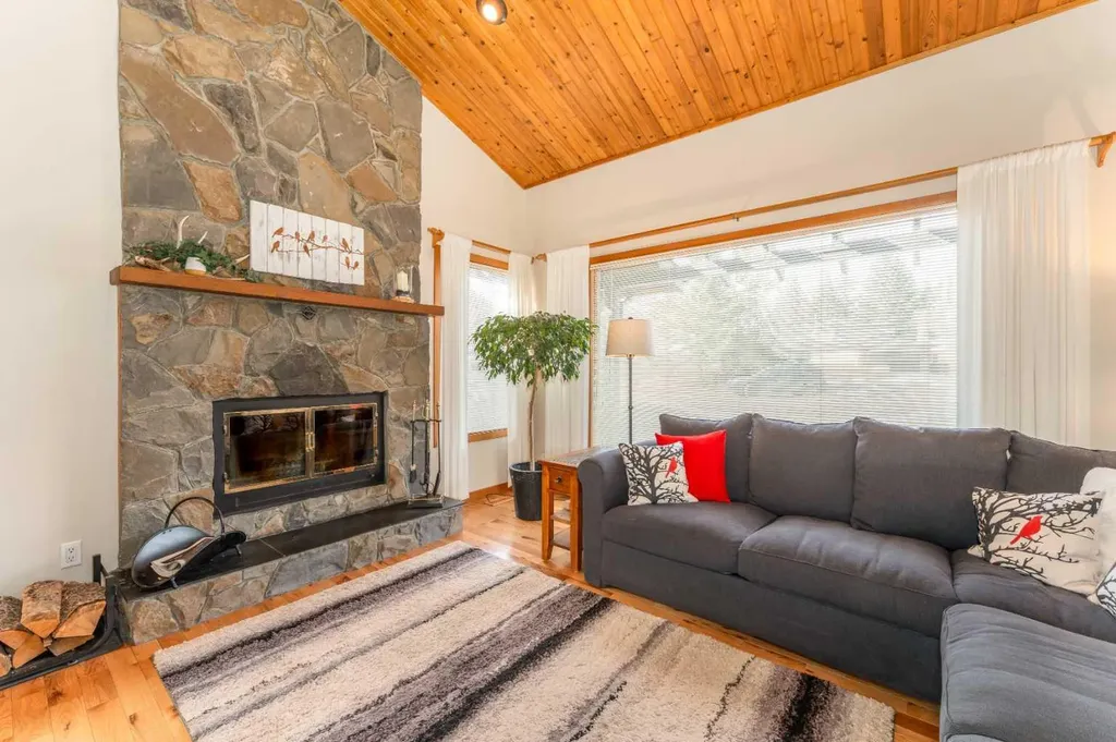 803 800 Larch Place Canmore AB T1W 1S4