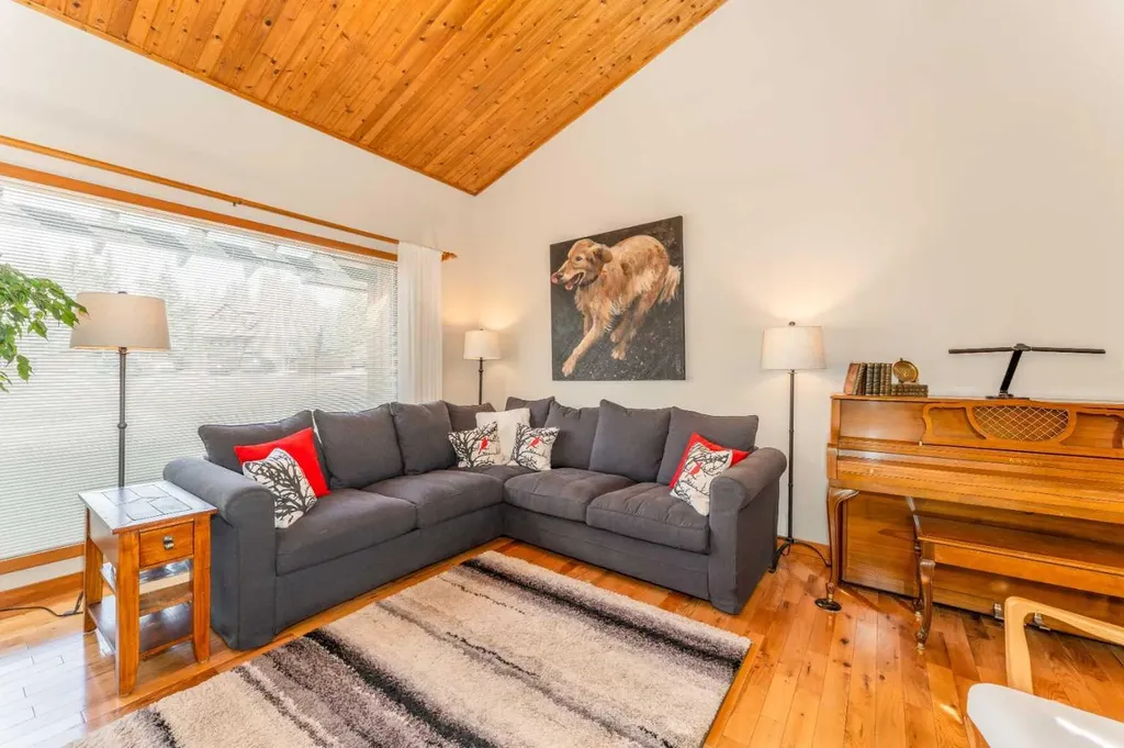 803 800 Larch Place Canmore AB T1W 1S4