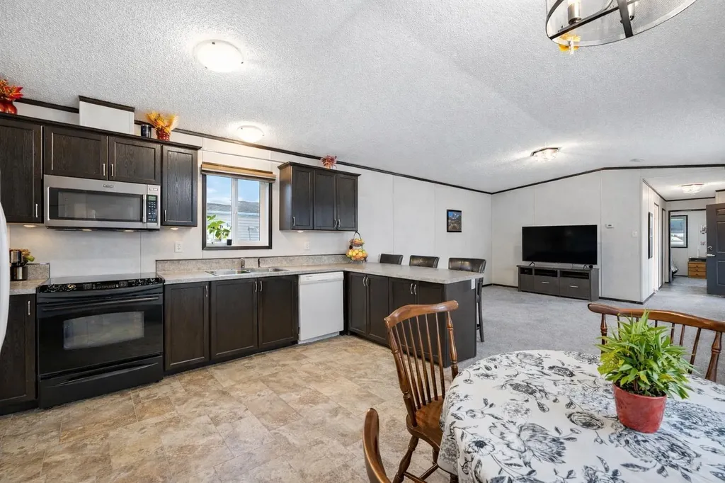 113 Heritage Drive Okotoks AB T1S 1M4
