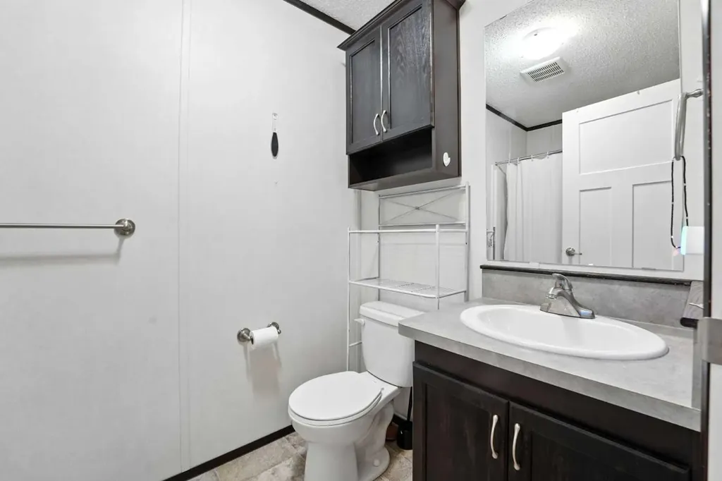 113 Heritage Drive Okotoks AB T1S 1M4