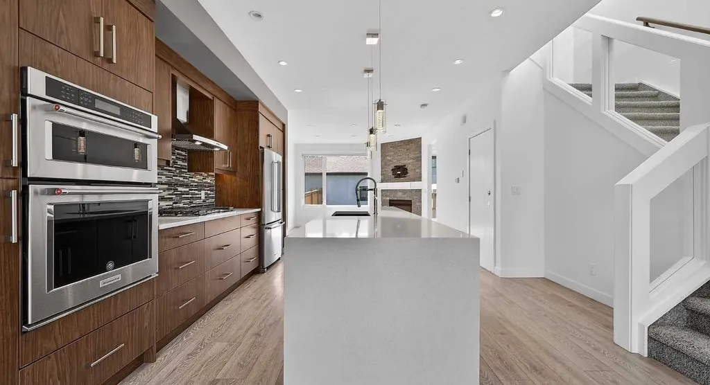 935 Regal Crescent NE Calgary AB T2E 5G8