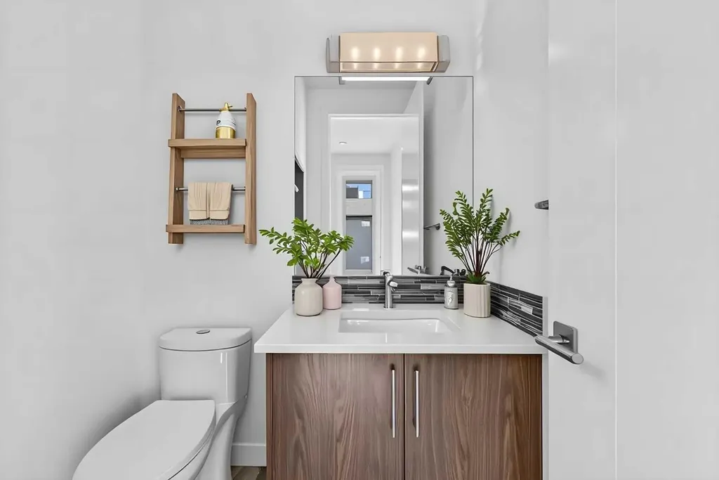 935 Regal Crescent NE Calgary AB T2E 5G8