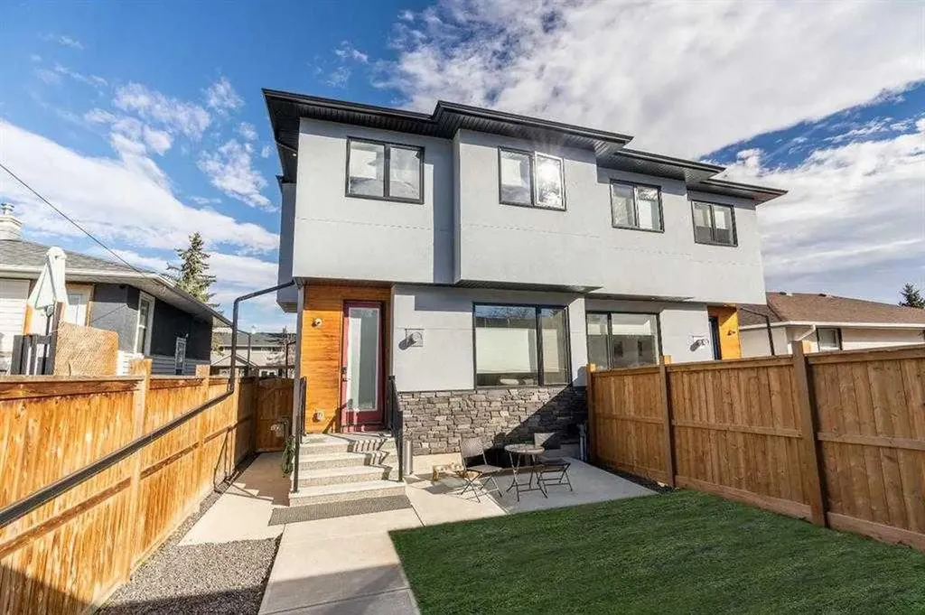 935 Regal Crescent NE Calgary AB T2E 5G8
