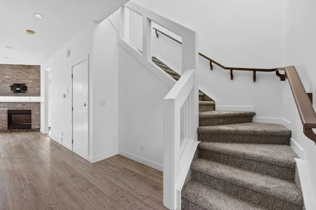 935 Regal Crescent NE Calgary AB T2E 5G8