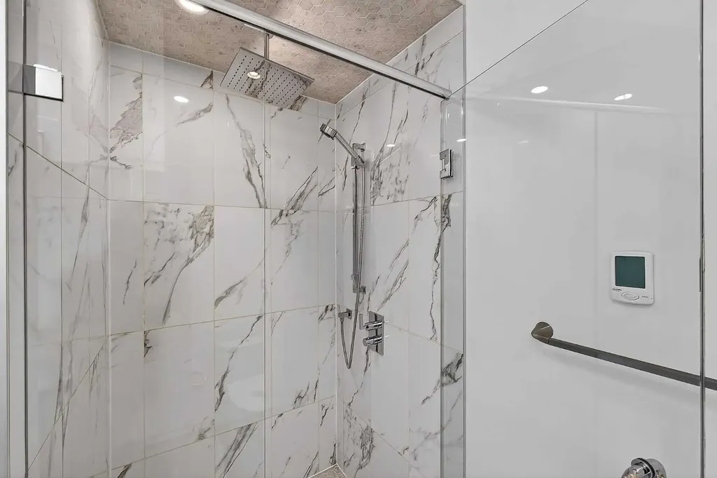 935 Regal Crescent NE Calgary AB T2E 5G8