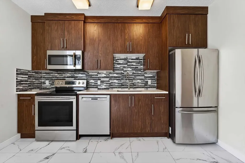 935 Regal Crescent NE Calgary AB T2E 5G8