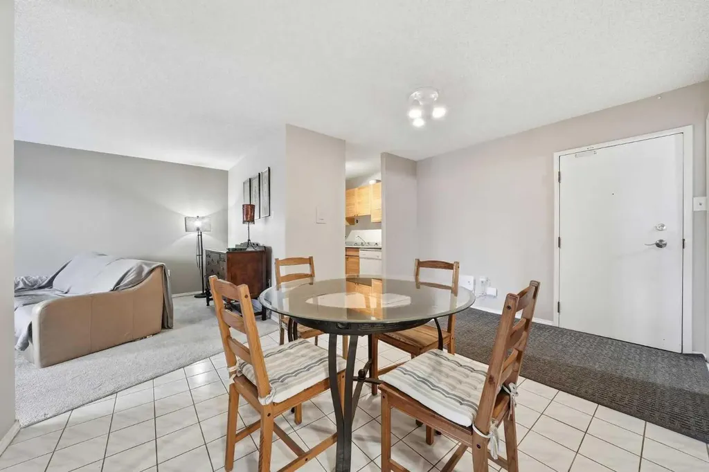 718 12 Avenue SW Calgary AB T2R 0H7