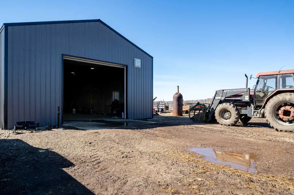 95012 Range Road 105 Rural Forty Mile No. 8 County Of AB T0K 0G0