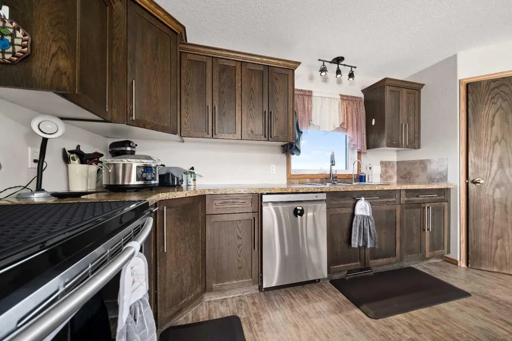 95012 Range Road 105 Rural Forty Mile No. 8 County Of AB T0K 0G0