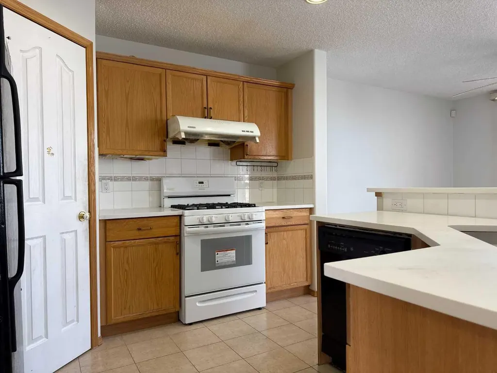 244 Los Alamos Place NE Calgary AB T1Y 7G7