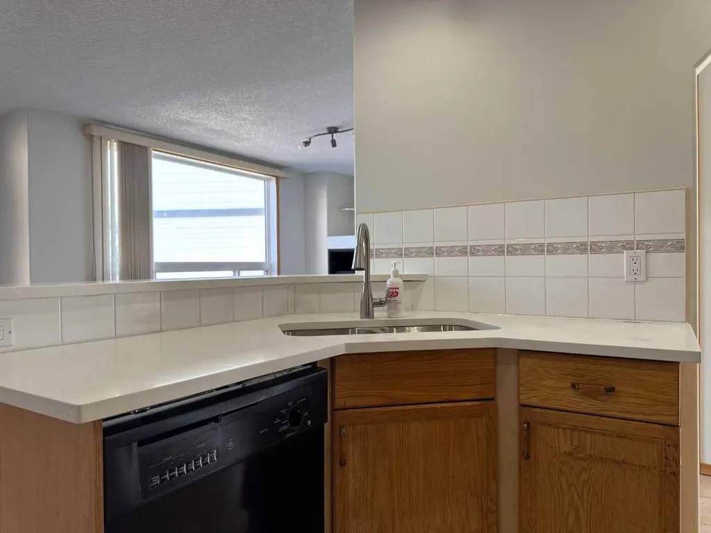 244 Los Alamos Place NE Calgary AB T1Y 7G7