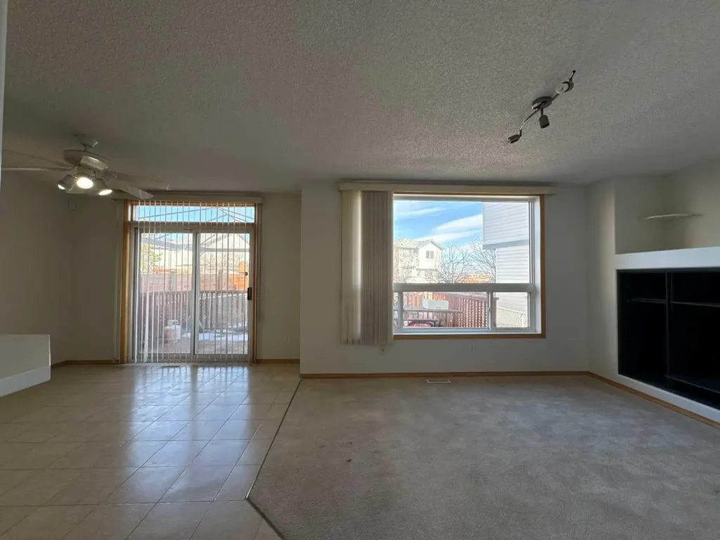 244 Los Alamos Place NE Calgary AB T1Y 7G7