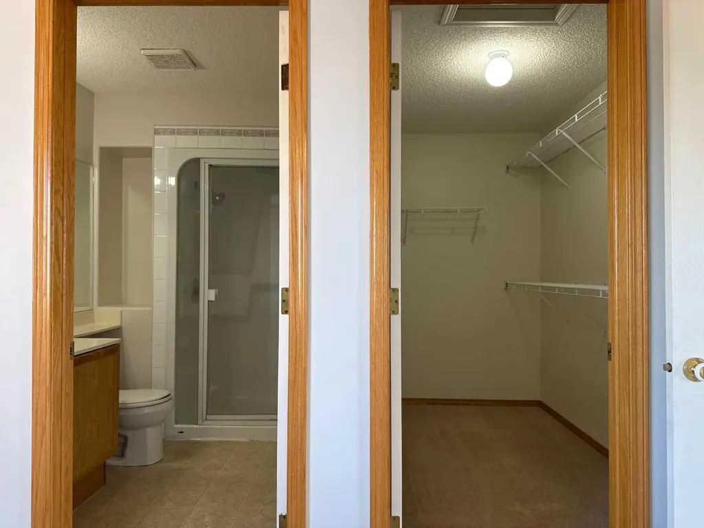 244 Los Alamos Place NE Calgary AB T1Y 7G7