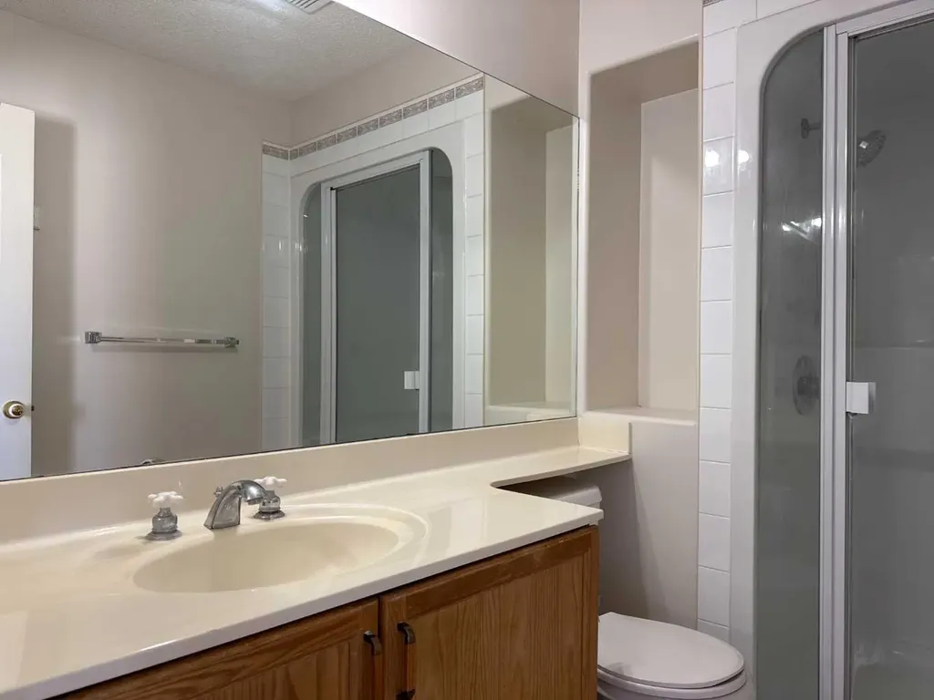 244 Los Alamos Place NE Calgary AB T1Y 7G7