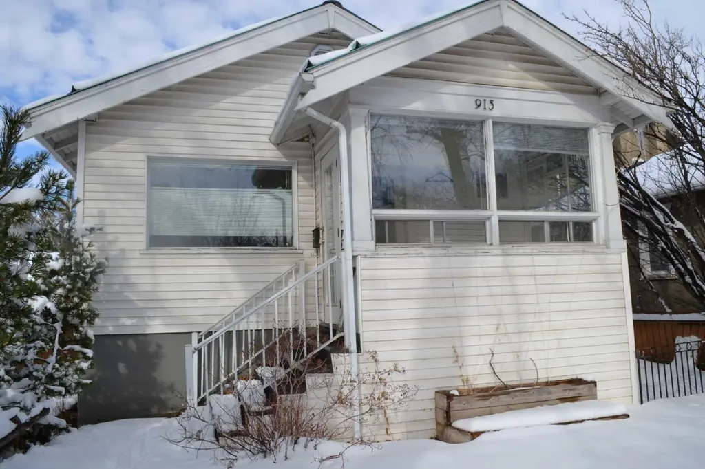 915 1 Street NW Calgary AB T2M2R9
