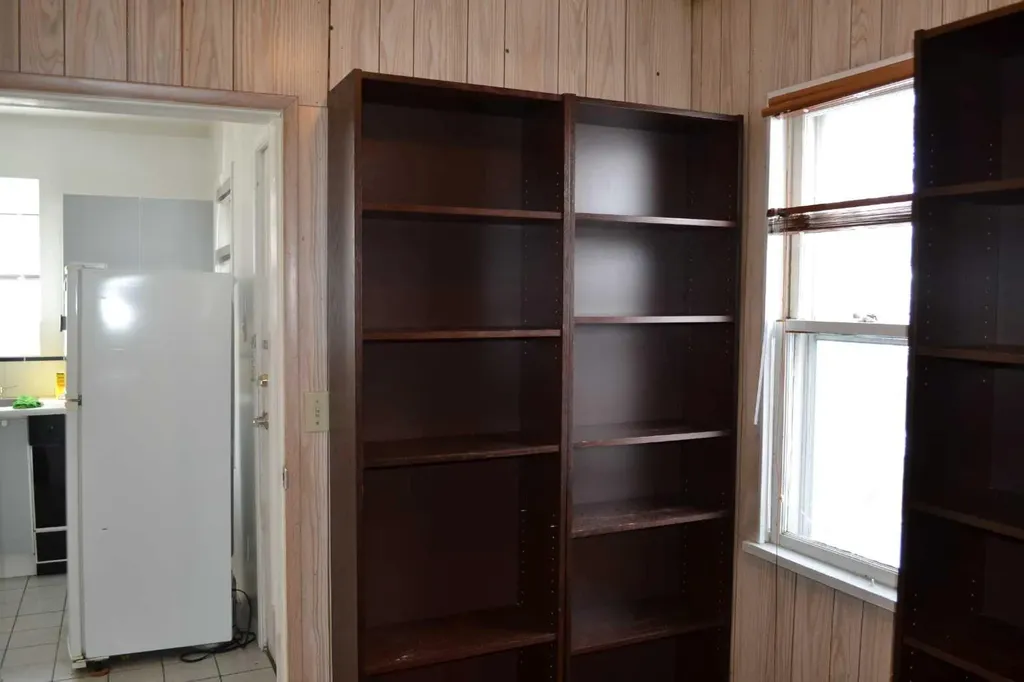 915 1 Street NW Calgary AB T2M2R9