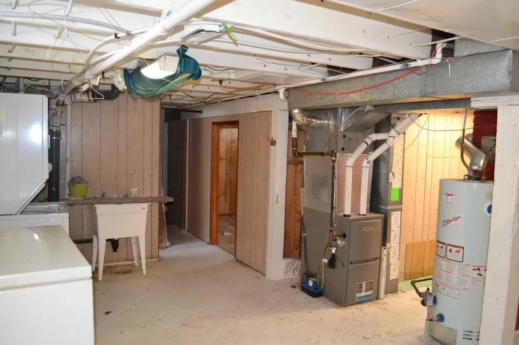 915 1 Street NW Calgary AB T2M2R9